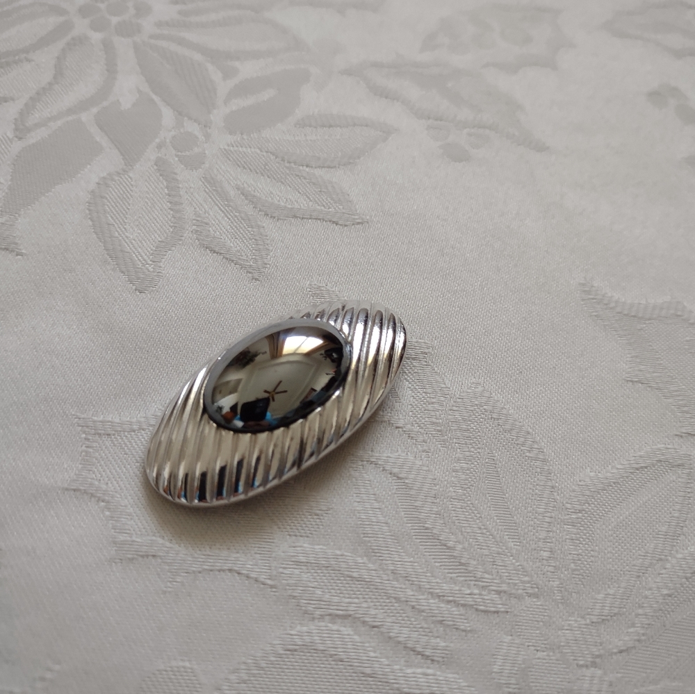 Trifari 70s vintage black cabochon silver tone oval brooch